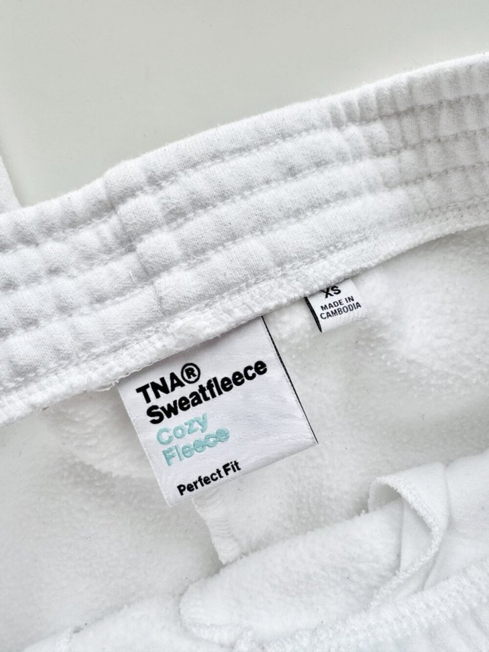 Aritzia TNA White Cozy Fleece Mid Rise Perfect Fit Jogger Sweatpants, Size XS - Picture 9 of 15
